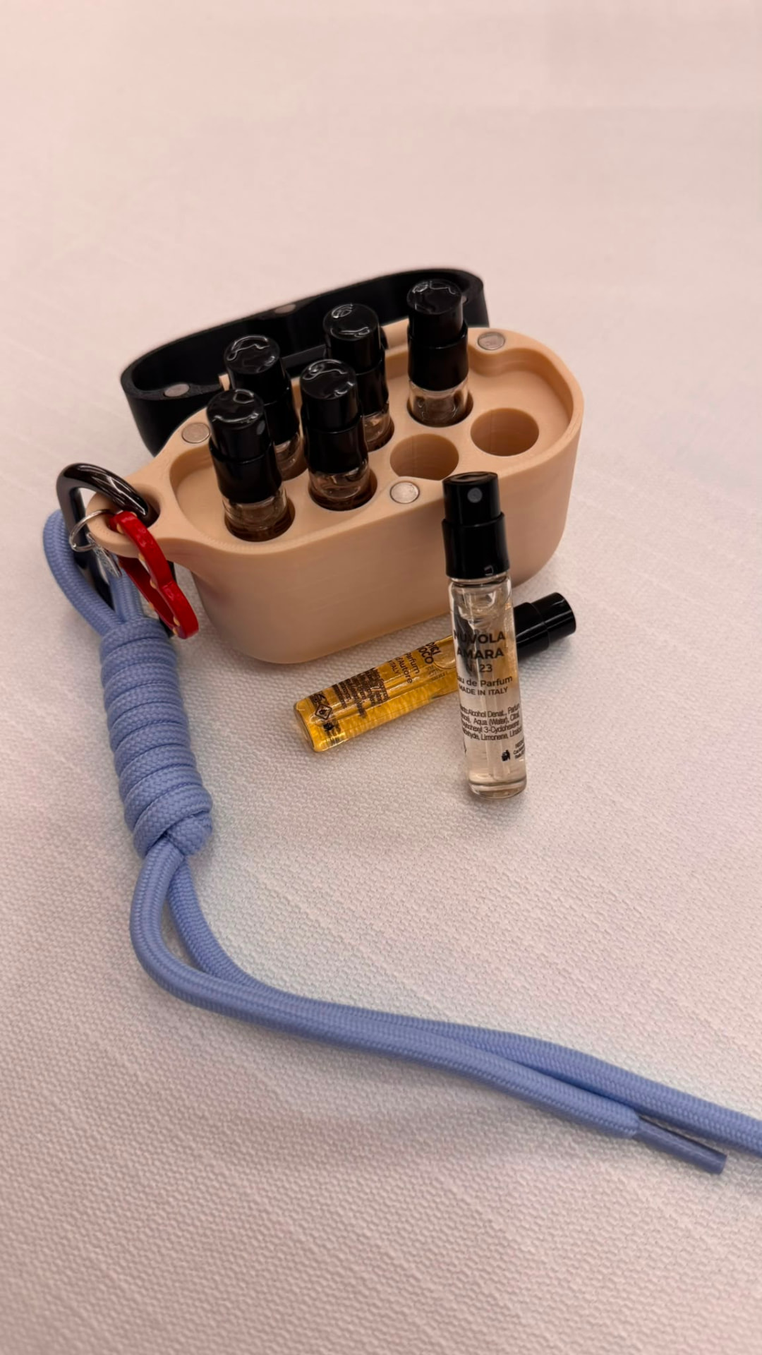 ScentPod beige con cordoncino lilla e campioncini